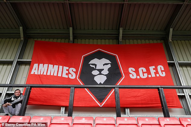 Salford City je zaglavio u Drugoj ligi posljednjih pet sezona otkako se popeo u četiri lige u prve četiri godine pod svojim novim vlasnicima