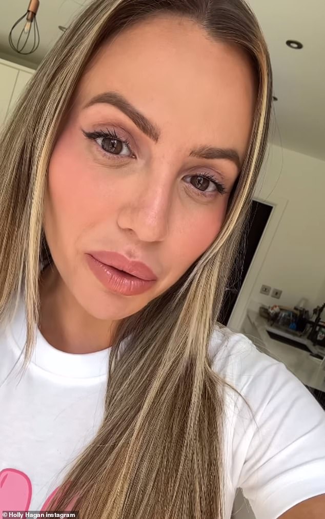 Stipsa Geordie Shore priznala je da se 'prestala pojavljivati ​​i stvarati sadržaj' nakon što su je okrutni online trolovi kritizirali na njezino tijelo nakon poroda