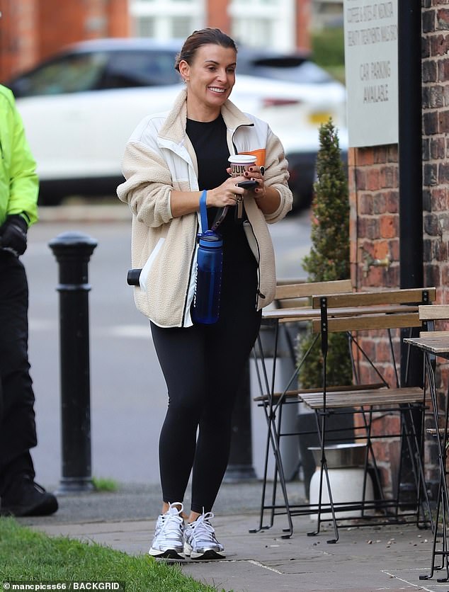 Coleen Rooney, 38, nije mogla sakriti svoj blistavi osmijeh dok je u srijedu napuštala teretanu u Cheshireu, usred izvještaja da će se pridružiti I'm A Celebrity... Makni me odavde!