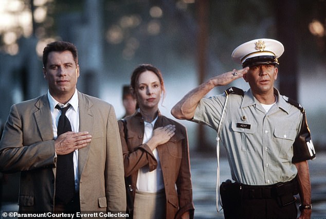 U filmu The General's Daughter s Madeleine Stowe i Timothyjem Huttonom 1999.