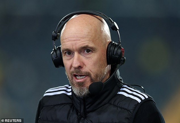 Erik ten Hag objasnio je svoj iznenađujući potez da starta bek Noussair Mazraoui kao broj 10