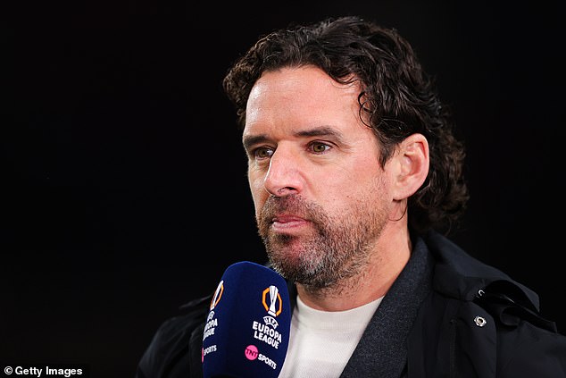 U međuvremenu je Owen Hargreaves dodao: 'Mislim da je ovo veliko iznenađenje. Svaki navijač Uniteda će to vidjeti i pomisliti 