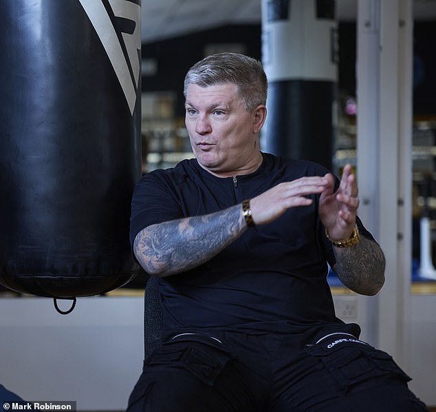 Ricky Hatton iznio je svoje mišljenje o nadolazećem revanšu Tysona Furyja s Oleksandrom Usykom