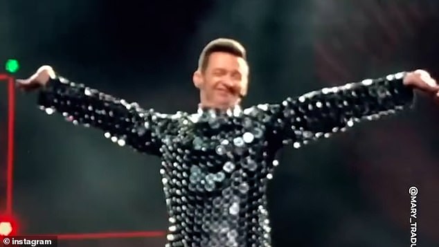 Kad je Dječak iz Oza završio svoje gostovanje na Broadwayu i počeo se prikazivati u Australiji 2006., Jackman više nije morao poljubiti svoju ljubavnicu na pozornici