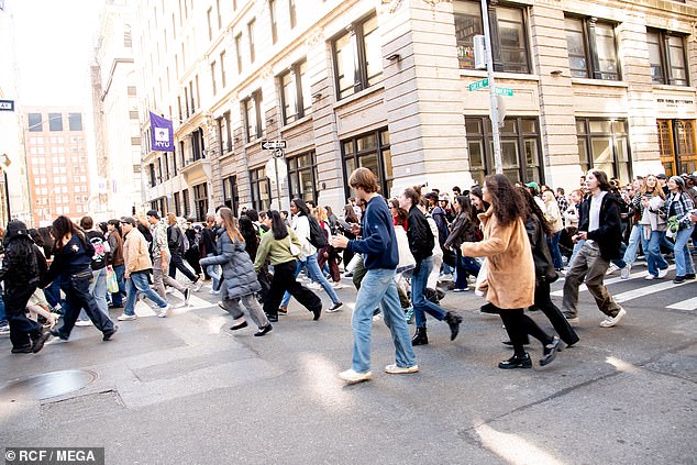 Publika je podivljala kada se Chalamet pojavio, izazvavši pandemonij na Manhattanu