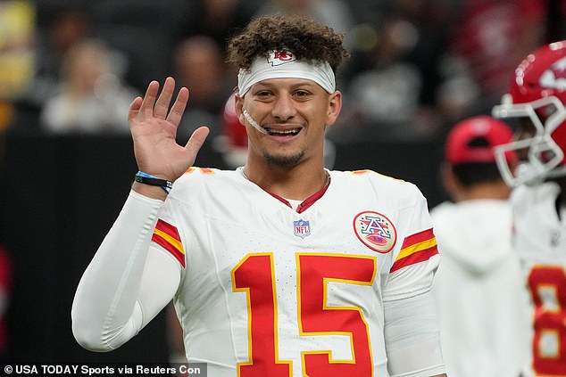 Patrick Mahomes vodio je Kansas City Chiefse do rekordnih 7-0 nakon pobjede nad Raidersima