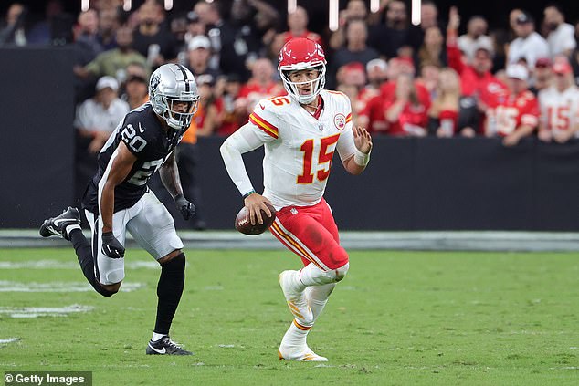 Mahomes je završio 27 od 38 dodavanja za 262 jarda, dva touchdowna i jedno presretanje