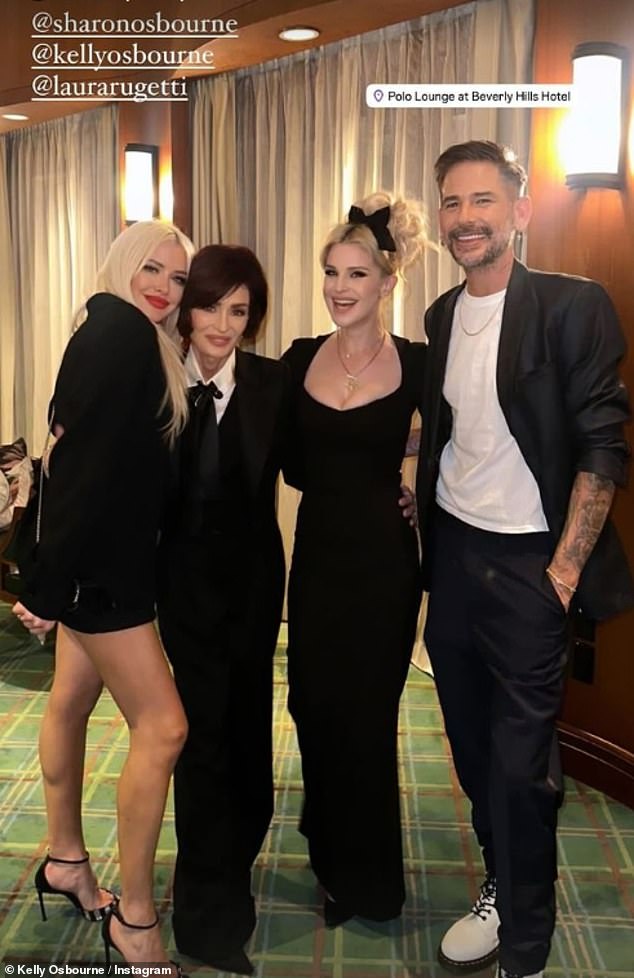 Kelly je također otvorila svoj Instagram kako bi podijelila fotografije sa svojim prijateljima i Sharon u Polo Loungeu u hotelu Beverly Hills