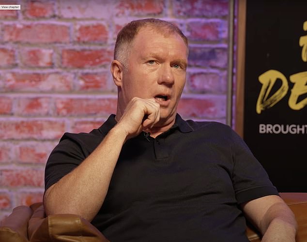 Paul Scholes je tvrdio da James nema osobine kakve imaju neki od najboljih kapetana