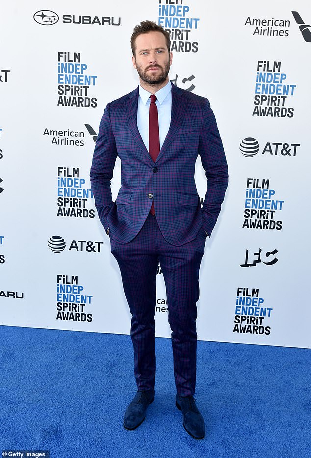 Armie Hammer je otkrio da se vratio snimanju filmova, tri godine nakon što mu je skandal s kanibalizmom uništio karijeru; na slici 2019