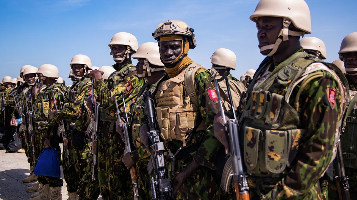 APTOPIX-Haiti-Kenijska-Strana-policija