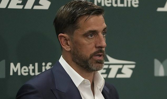 Aarona Rodgersa legendarni bek NFL-a osudio zbog lošeg vodstva: ‘Samo me boli’
