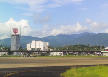 Američka bomba eksplodirala u japanskoj zračnoj luci — RT World News