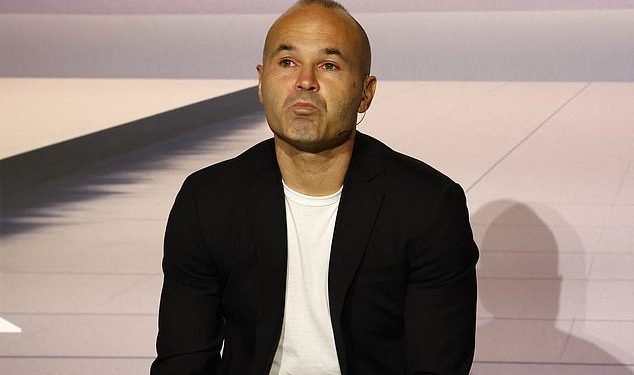 Andres Iniesta namjerava potpuno promijeniti karijeru nakon što je potvrdio odlazak u mirovinu s 40 godina