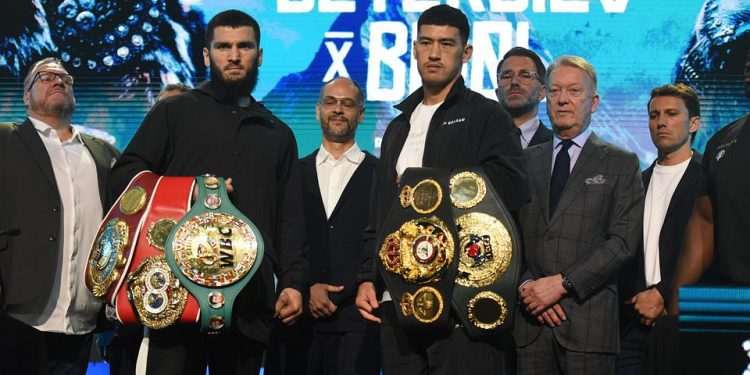 Artur Beterbiev vs Dmitry Bivol UŽIVO: Vrijeme početka i ažuriranja runda po runda dok su dva prvaka naslagana karta za neosporan naslov svjetskog prvaka u poluteškoj kategoriji