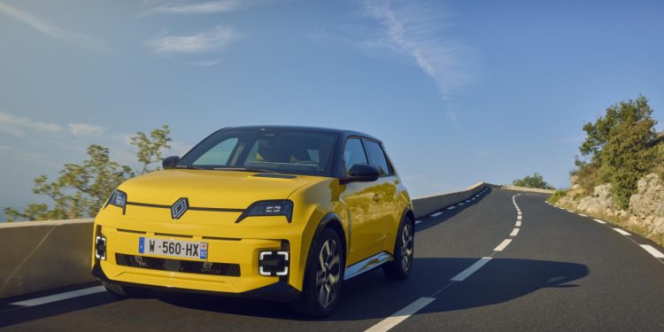 Auto Klub – Azurnom obalom i cestama relija Monte Carlo provozali smo novi Renault 5