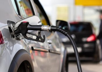 Auto Klub – Corsa ‘otklizala’ s benzinske na oranicu: Zbog ovog su videa tri zaposlenika odmah dobili otkaze