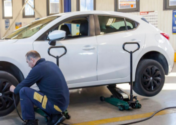 Auto Klub – Isplati li se puniti gume dušikom? Za tri eura po gumi postaju otpornije na temperature i stabilnije u vožnji