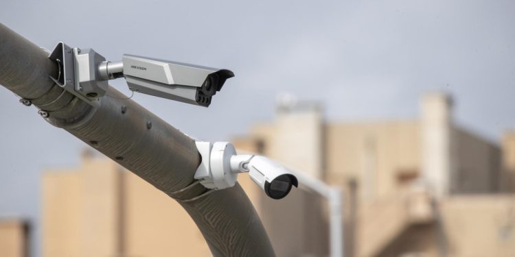 Auto Klub – Jesu li snimke nadzornih kamera na javnim mjestima nezakonit dokaz prekršaja u prometu?