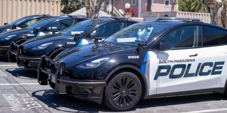 Auto Klub – Kalifornijski policajci o svojim službenim automobilima: ‘Tesle su nam gotovo beskorisne’