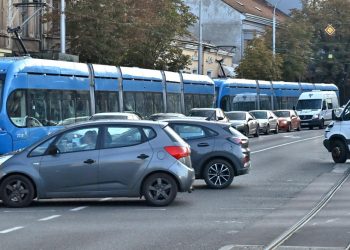 Auto Klub – Kupci ih obožavaju, a na cestama ih je sve manje: Zašto su dizelaši postali umiruća vrsta?