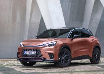 Auto Klub – Lexus LBX