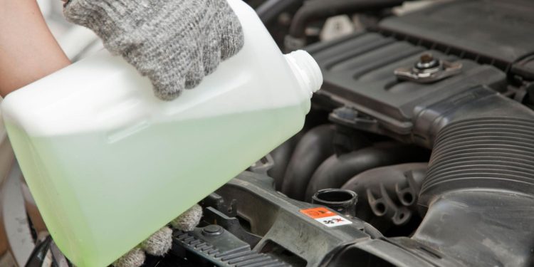 Auto Klub – Loša praksa: Pogledajte kako je završio motor kojem se u hladnjak ulijevala obična voda umjesto rashladne tekućine