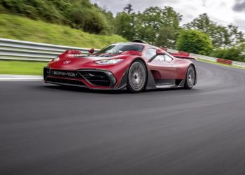 Auto Klub – Najbrži cestovni auto: Srušen je rekord Nürburgringa, no rekorder je ostao isti