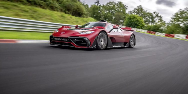 Auto Klub – Najbrži cestovni auto: Srušen je rekord Nürburgringa, no rekorder je ostao isti