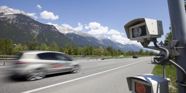 Auto Klub – Neslavna lista: Vozači ovih marki skupljaju daleko najviše prometnih kazni