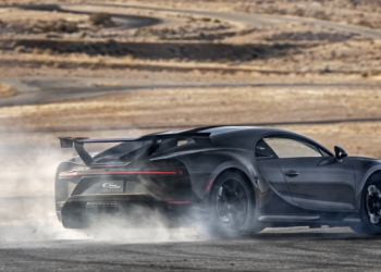 Auto Klub – Snimljen trenutak sudara u Maroku dva modela Chiron na okupljanju vozača Bugattija, Rimac na mjestu nesreće