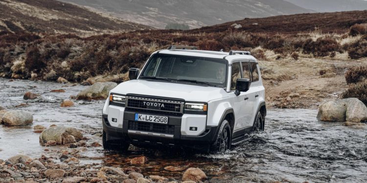 Auto Klub – U domaće salone Toyote stigao je novi model kultnog terenca Land Cruiser, ovo su cijene
