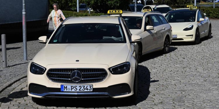 Auto Klub – Vremena se mijenjaju: Mercedes je sve manje popularan kao taksi, novi lider je potpuno drugi proizvođač