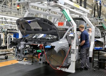 Automobilski div u velikim problemima. Prijavio velik pad isporuka automobila