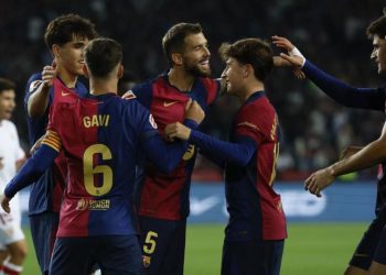 Barcelona, ​​pet golova Sevilli dok čekaju Bayern i Real