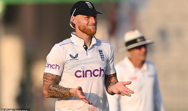 Ben Stokes ostao je zbunjen jer je Engleska iznevjerena greškom tehnologije u drugom ogledu protiv Pakistana – a gosti se i dalje bore u pokušaju da pobijede u utakmici