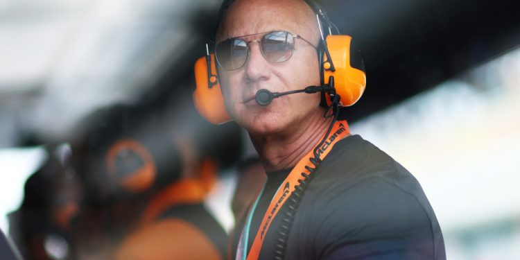 Bezos objašnjava zašto je WaPo odustao od predsjedničke podrške — RT World News