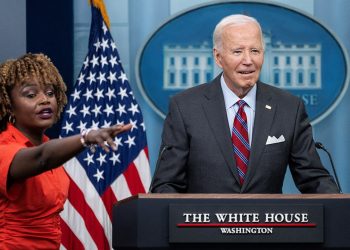 Biden se iznenada pojavljuje na brifingu u Bijeloj kući, kaže da bi mogao tražiti više novca za odgovor Helene