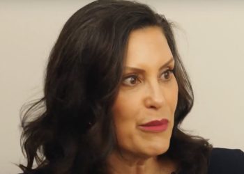 Biskupi i katolici na nogama: Guvernerka u videu ismijala Euharistiju