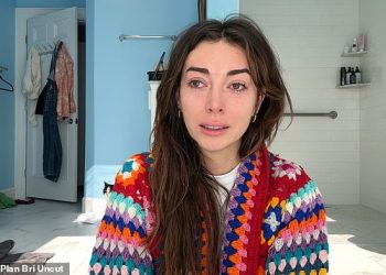 Bivša Zacha Bryana, Brianna Chickenfry, prekine šutnju zbog šokantnog razlaza dok plače u emotivnom videu