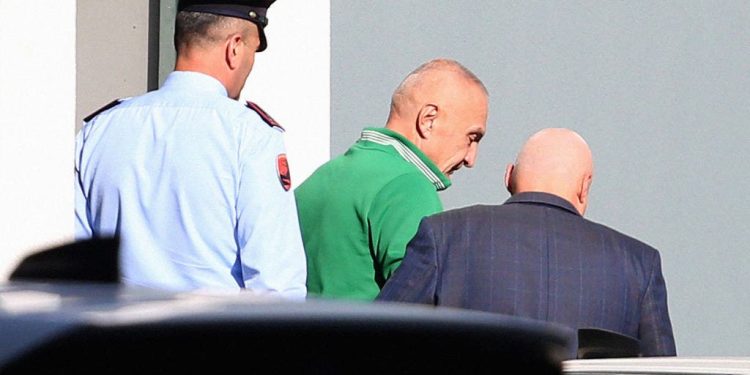 Bivši albanski predsjednik uhićen pod optužbama za korupciju, oporba tvrdi da su optužbe politički motivirane