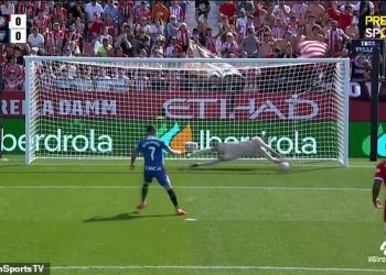 Bivši vratar Tottenhama obranio je TRI penala trojici različitih igrača u istoj utakmici