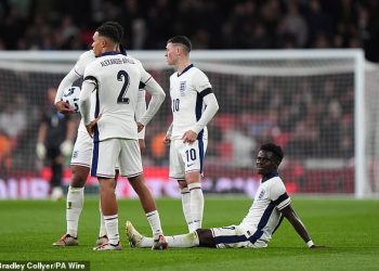 Bukayo Saka izaziva strahove od ozljeda dok napadač Arsenala i Engleske šepa u drugom poluvremenu protiv Grčke