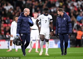 Bukayo Saka povlači se iz engleske momčadi nakon što se ozlijedio u porazu od Grčke – jer zvijezda Liverpoola također odustaje od okršaja s Finskom