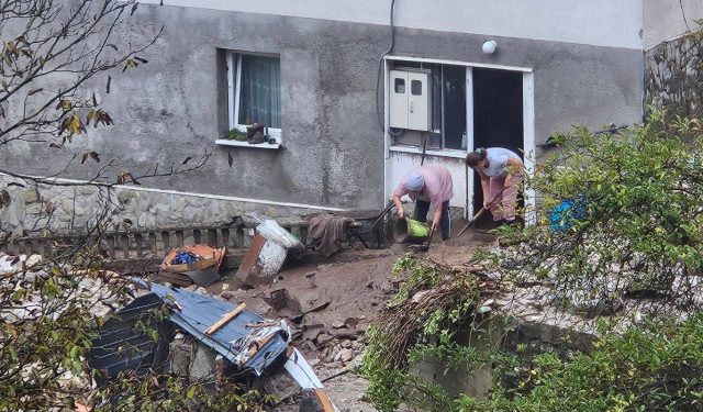 ČEKA SE OSTATAK BiH Proglašena trodnevna žalost u Jablanici