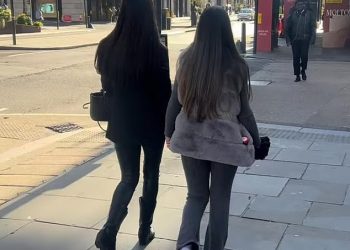 Chantelle Houghton pokazuje svoju 12-godišnju kćer s bivšim Alexom Reidom po prvi put u gotovo godinu dana dok objavljuje nove fotografije svoje mini mene