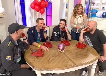 Coldplay SAVAGED zbog prodaje novog albuma na QVC-u dok obožavatelji ismijavaju ‘bizarni’ nastup uživo na shopping kanalu
