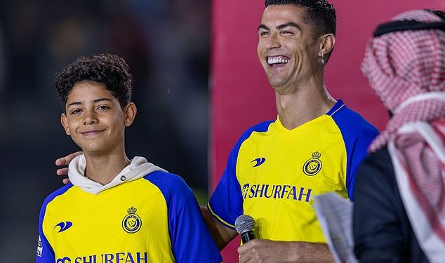Cristiano Ronaldo stavlja svoje najstarije dijete Jnr na intenzivan trening u teretani dok tata superzvijezda bez milosti postaje osobni trener