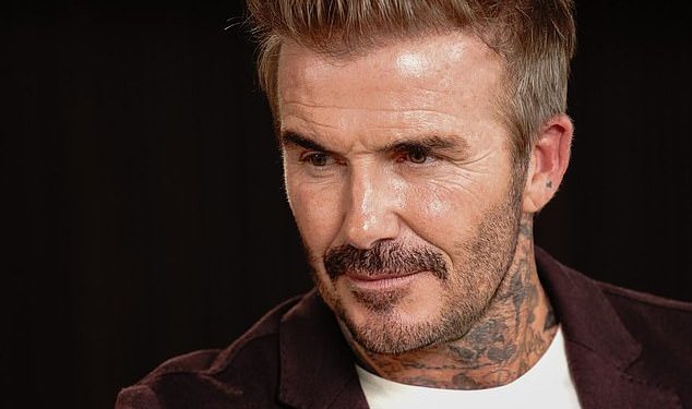 David Beckham priznaje da je otpuštanje Phila Nevillea iz Inter Miamija bila ‘jedna od najtežih stvari koje sam morao učiniti’ – dok je govorio o bolnom trenutku kada je otpustio bivšeg suigrača i bliskog prijatelja Man Uniteda