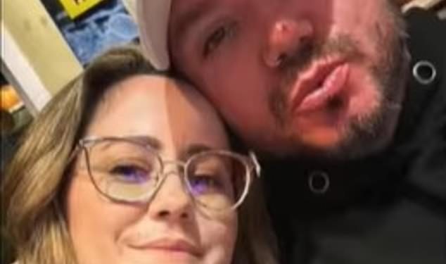 Dečko Jenelle Evans tvrdi da ga je veterinar mama tinejdžerica ‘tukla’ cijelu večer nakon što se ‘napio’ u telefonskom pozivu 911